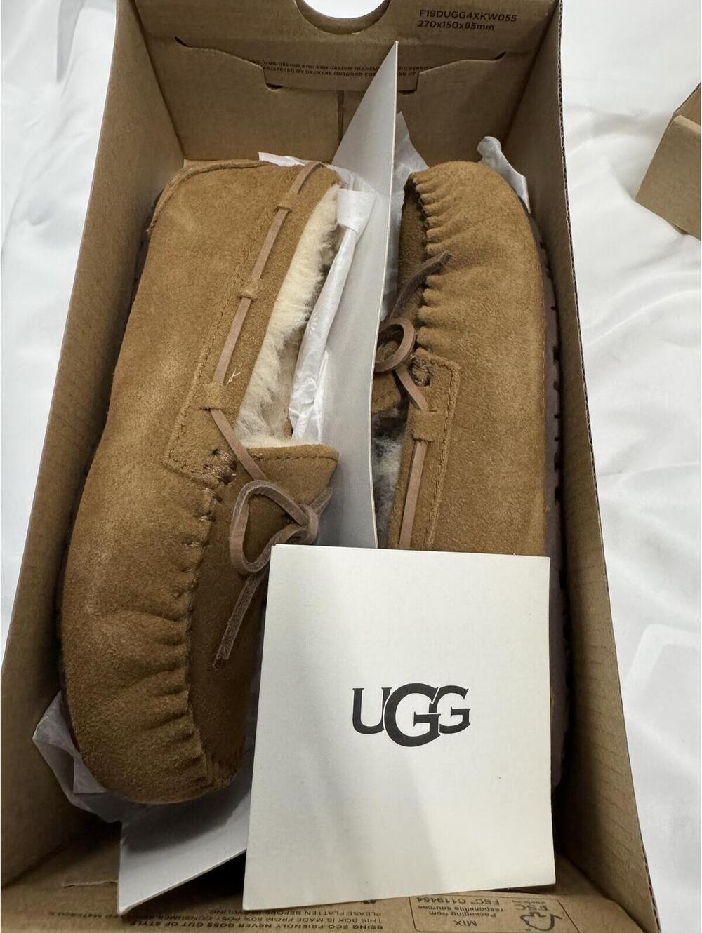 UGG Kids Dakota Slippers in Chestnut Suede with Sheepskin Lining Size 1